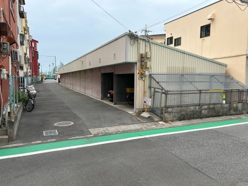 和泉市シャッター付ガレージ・倉庫・駐車場
